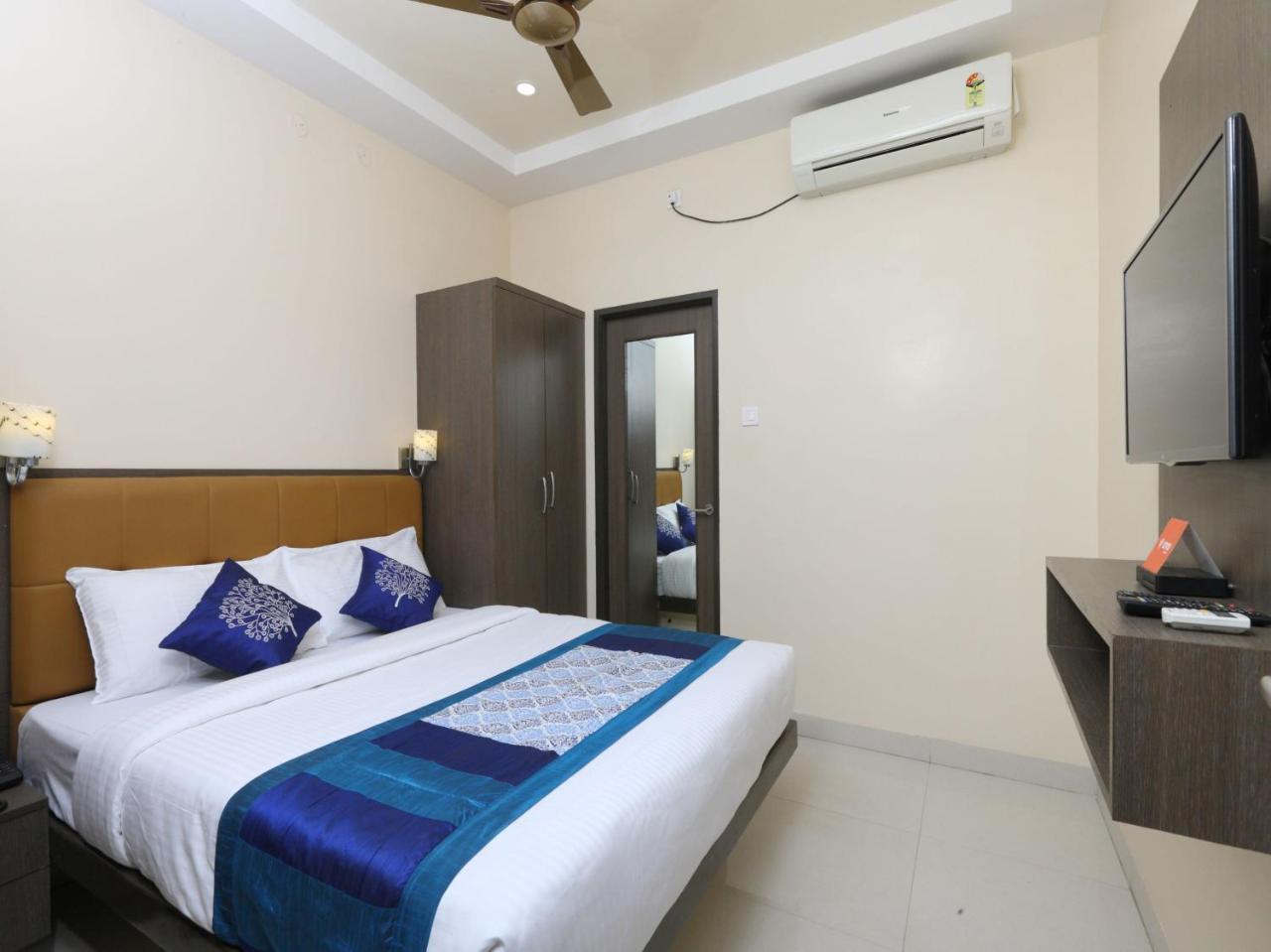 Oyo 14934 Kalyani Grand Hotel Csennai Kültér fotó