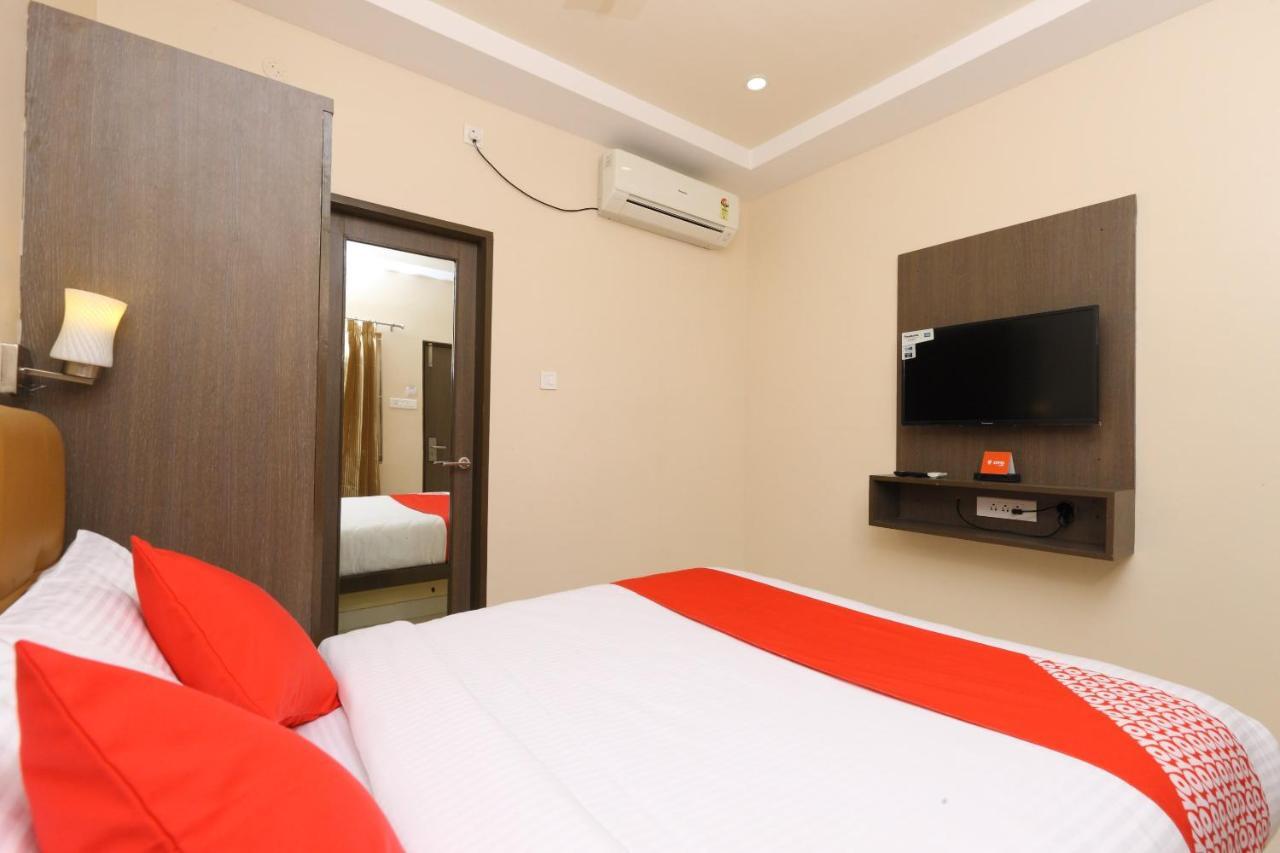 Oyo 14934 Kalyani Grand Hotel Csennai Kültér fotó